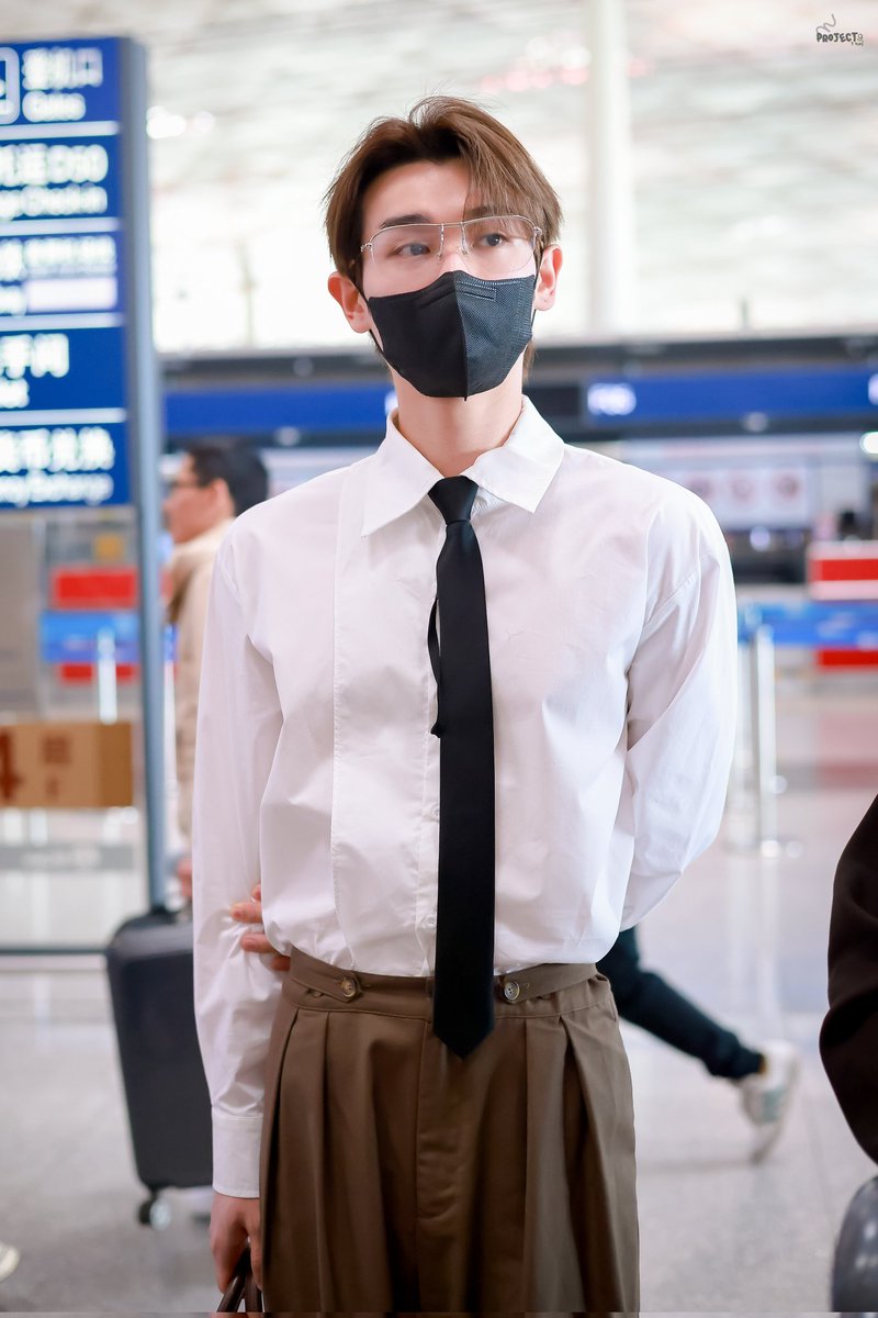 project_4_nine's tweet photo. ลุคคุณแฟน ~ 🖤 

#นายท่านกรชิต #高卿尘
#GaoQingChen  
@naninenai99 https://t.co/ym65nyKY9y
