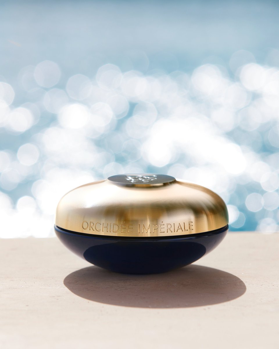 Guerlain's tweet photo. Into the blue.

Guerlain Spa reveals the Imperial Age Reverse Treatment, harnessing the exceptional regenerating and redensifying powers of the Orchidée Impériale Collection. Now available at Cheval Blanc Spa by Guerlain St-Tropez.​

#Guerlain https://t.co/Sc9I3OA9qL