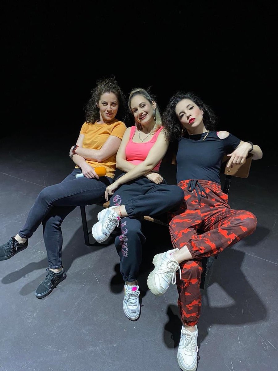 ¡Mañana jueves, ÚLTIMA de ILUSIONES! Última oportunidad de ver una joya del teatro madrileño. Inteligencia y humor para una comedia sobre el peso del barrio y los sueños por cumplir. Entradas en atrapalo.com/entradas/ilusi… <a href="/EstebanCiudad/">Esteban Ciudad</a>