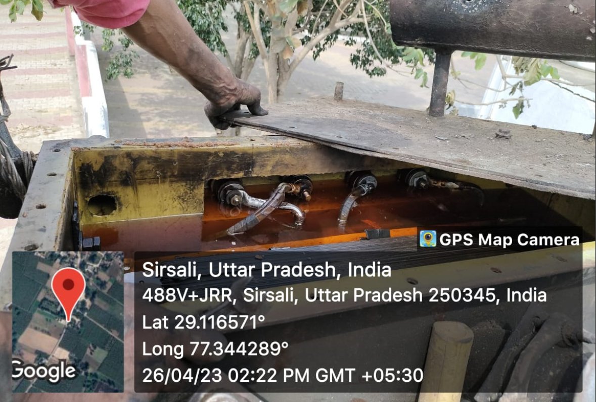 UPPCLLKO's tweet photo. ग्रीष्म ऋतु में विद्युत उपभोक्ताओं को निर्बाध विद्युत आपूर्ति प्रदान करने हेतु विभाग की पूरी तैयारी, साइट पर ट्रांसफार्मर का अ��ुरक्षण कार्य करते हुए विद्युत कर्मचारीगण। @CMOfficeUP @EMofficeUP @aksharmaBharat @UppclChairman @mduppcl @MdPvvnl https://t.co/KeHCqGAVWI