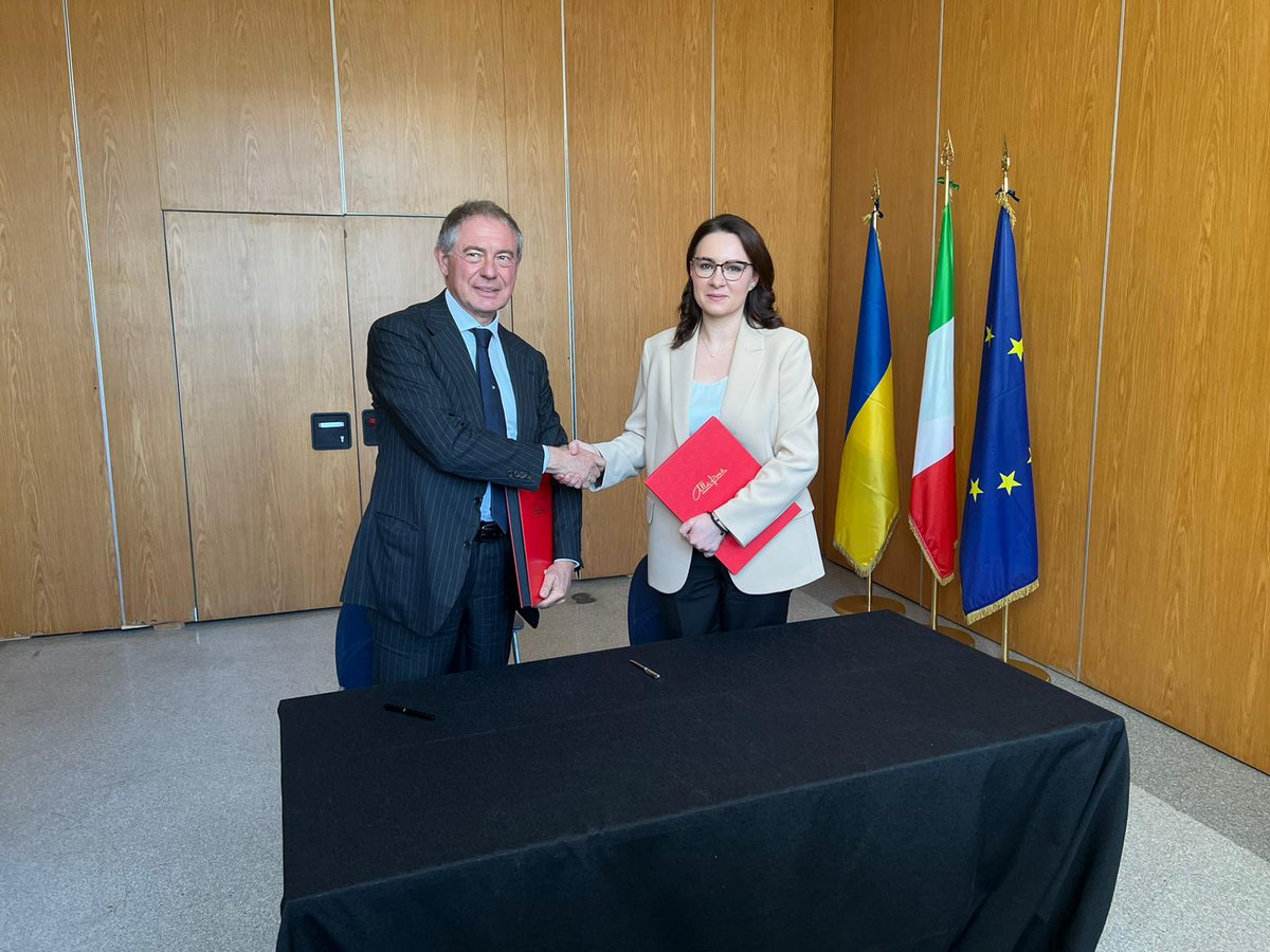 mimit_gov's tweet image. 🇮🇹🇺🇦Italia - Ucraina, firmato memorandum d'intesa per la nascita marchio #MadeinUkraine

mise.gov.it/it/notizie-sta…

#RicostruzioneUcraina #MadeinItaly @adolfo_urso