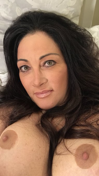 😘😘😘 https://t.co/lYCOheJTDs