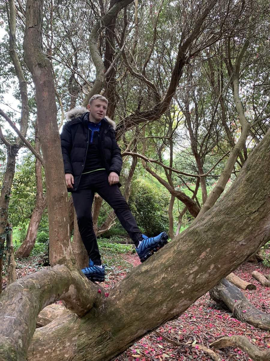 ScoilBernadette's tweet image. Exploring @Blarney_Castle &amp;amp; grounds today with #2h - Learning about #castles and their features - #learningforliving #blarney #scoilbernadette Many thanks to our friends @Blarney_Castle for being so kind to us today !! #ThankYou