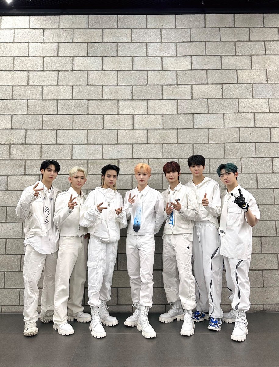 JaewonFrance's tweet photo. 🌀 | TWITTER | 26.04.2023

Mise à jour du compte Twitter de Tempest avec Hwarang

#TEMPEST #JAEWON #SONGJAEWON #송재원 #탬페스트 #TPST
~~~~~~~
Cr :  @TPST__official https://t.co/pU07gtUhyn