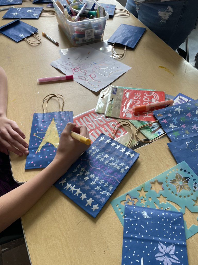 attleseychris's tweet photo. Arts Integration getting gift bags ready for Bus Driver appreciation Day @WJHS75 @WJHSSpirit @WCSDBKING https://t.co/5ZQ3Y1R7qv