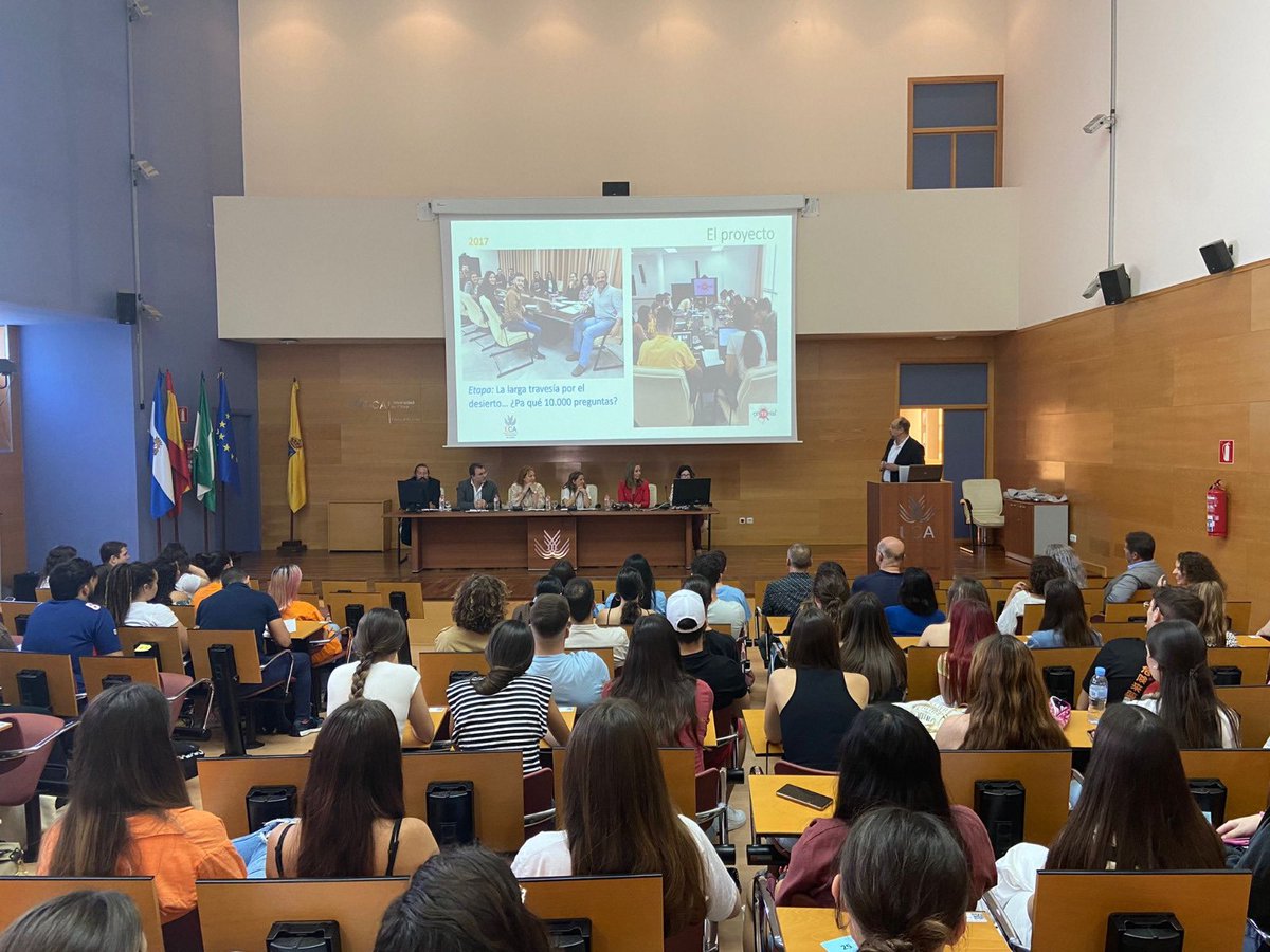 univcadiz's tweet photo. 🔍 La UCA ha presentado esta mañana en el Campus de Jerez la plataforma @CriminialApp©️, un juego online de preguntas y respuestas sobre temas de Criminología y Seguridad, que nació en 2013 como parte de la necesidad de contar con nuevas herramientas y materiales para este Grado. https://t.co/P6OMhirvQb