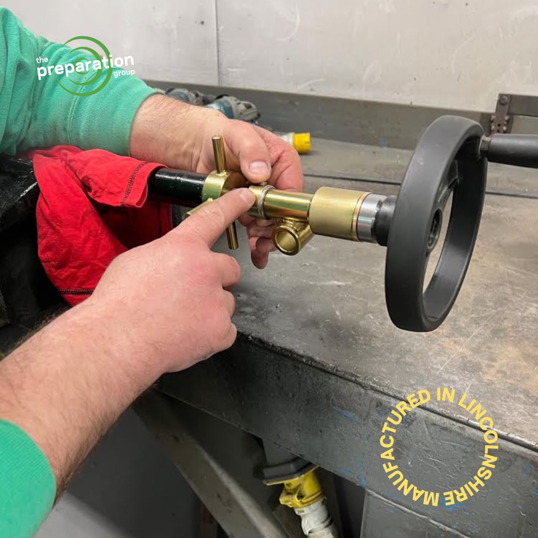 ThePrepGroup's tweet photo. Crafted with pride in #Lincolnshire 🏴󠁧󠁢󠁥󠁮󠁧󠁿🌟 Our PPC250 planer handle: manufactured here at The Preparation Group, in the heart of #Lincoln.
Find out more about our equipment &amp; accessories here: https://t.co/Qf0EX7mLcd  #MadeInLincolnshire #MadeInBritain https://t.co/8cqcQUcZqk