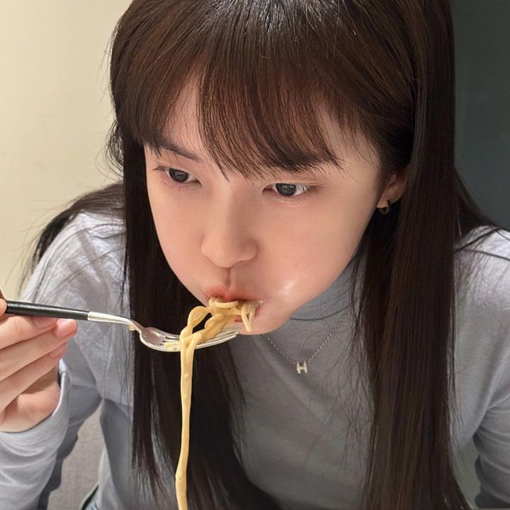 ; dear lullaboy
kata orang jangan terlalu benci, nanti malah jatuh cinta.

jangsoo x soyeon au

— ,nareshamoon