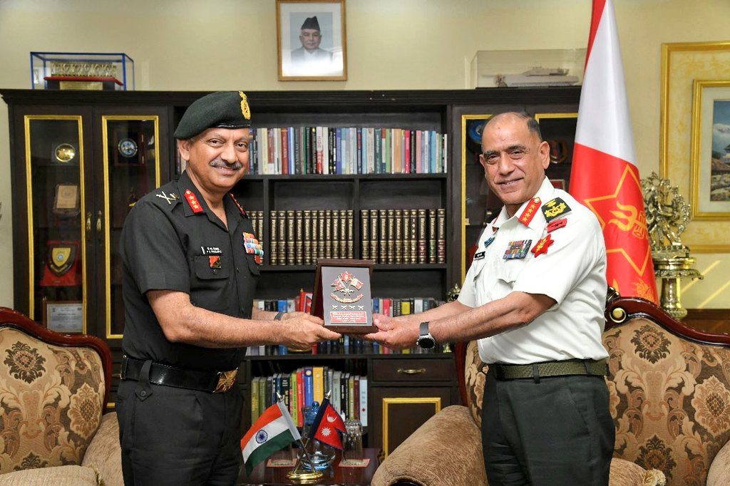 IndiaInNepal's tweet photo. Lt Gen PS Shekhawat, DG DC&amp;W, #IndianArmy  called on Gen Prabhu Ram Sharma, COAS, #NepaliArmy &amp; Honorary Gen of Indian Army today strengthening connect between Armies of two countries. 

Gen Shekhawat is visiting Nepal on official visit from 25-30 April. #IndiaNepalFriendship https://t.co/lKG4mHKtXk