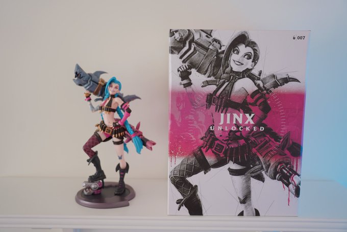 1 pic. My Jinx figurine is finally here! She’s the reason why I started playing league back in 2014/15