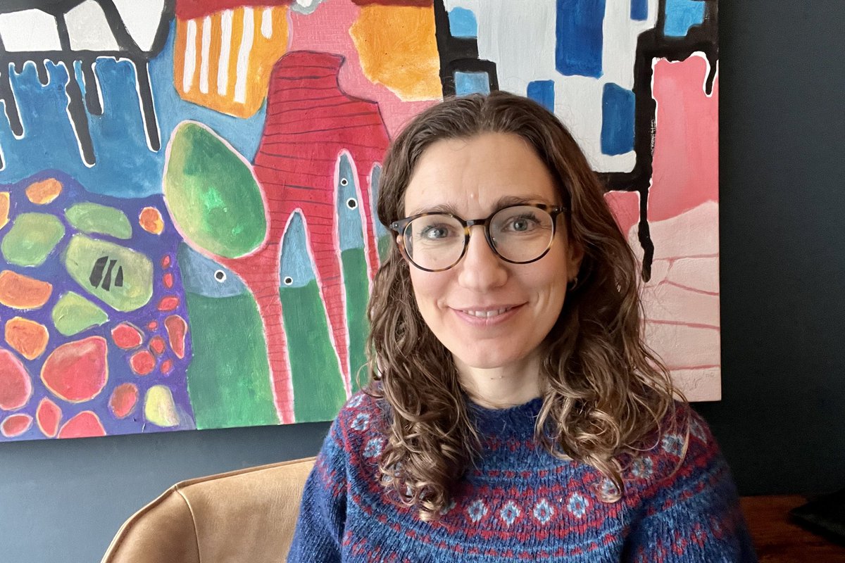 Relaxt opvoeden? Hoe dan?! Je wilt het anders, minder stress. Zelf relaxter reageren. Minder boze buien. Snappen waar het vandaag komt en een relaxte ouder zijn. Annemieke komt 3 juni twee workshops geven. moenfestival.nl/relaxt-opvoeden #moenfestival #3juni2023 #bewust #duurzaam #ouders