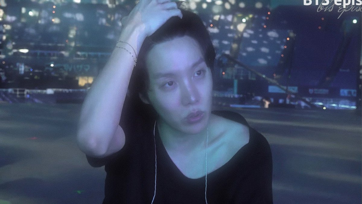 jhopesarchive's tweet photo. hoseok is so damn fine https://t.co/EjqE2snUVR