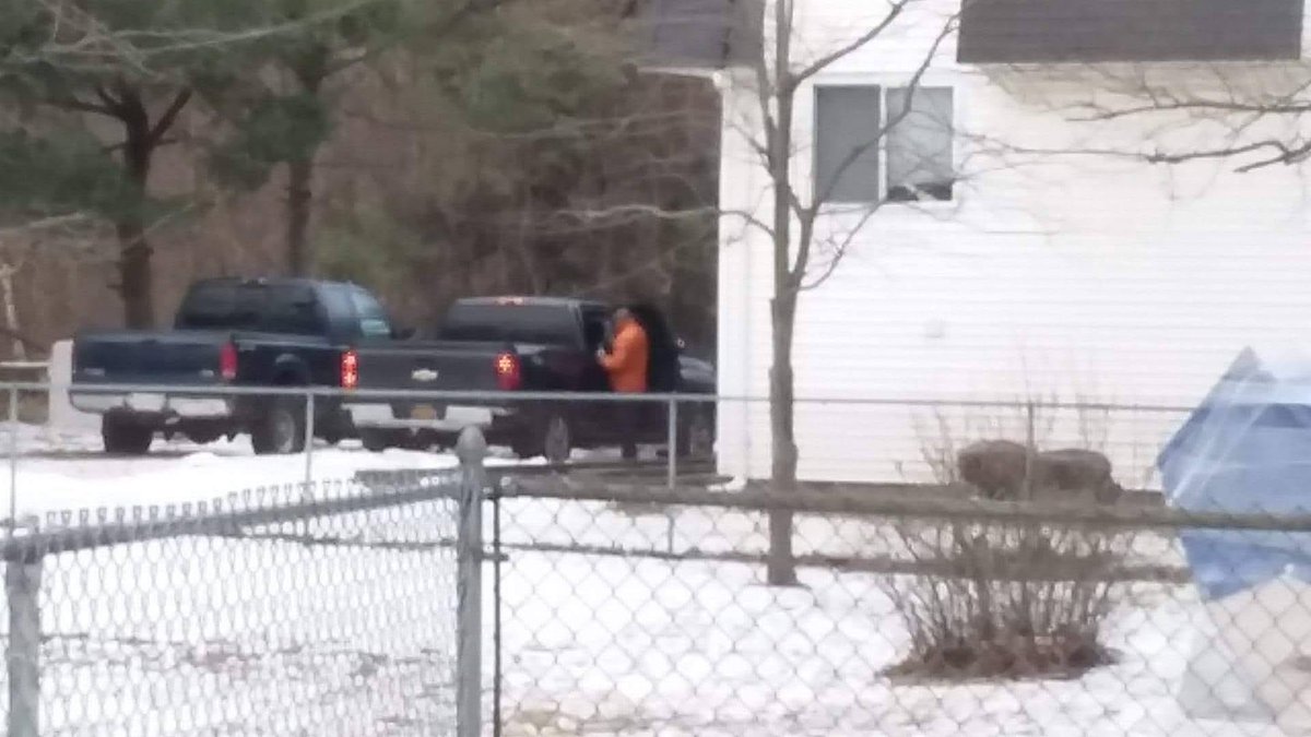 TimothyDMurphy3's tweet photo. This tweet/video R Self explanatory from a portable ultrasound in the apts of 510 McKinstry Ave and *IS how theyre doing what all "DEW USERS DO" and steal from @ChicoPolice @439Westover @mastatepolice in the state of @MAStateHouse #gotred #Bloodinfection #si #ssi @SocialSecurity https://t.co/vEEC1kATdq