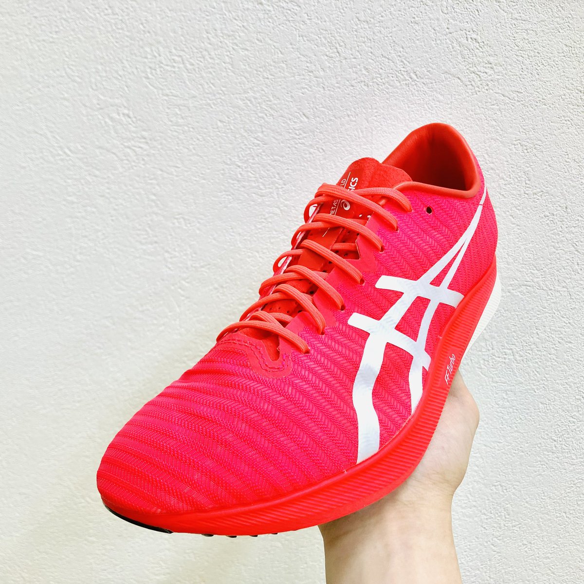 steptachikawa's tweet photo. #asics
METASPEED LD

ピンレス長距離スパイク👟✨

レーシングシューズと足入れが近いので
初めのスパイクの方にもオススメ☝🏻

軽いアッパー素材、ピンレスと超軽量モデル😍
今ならサイズ揃ってます‼️

お早めの御来店お待ちしております🙇‍♂️

 #スパイク #大人気 #緊急入荷 https://t.co/nKS488hXfc