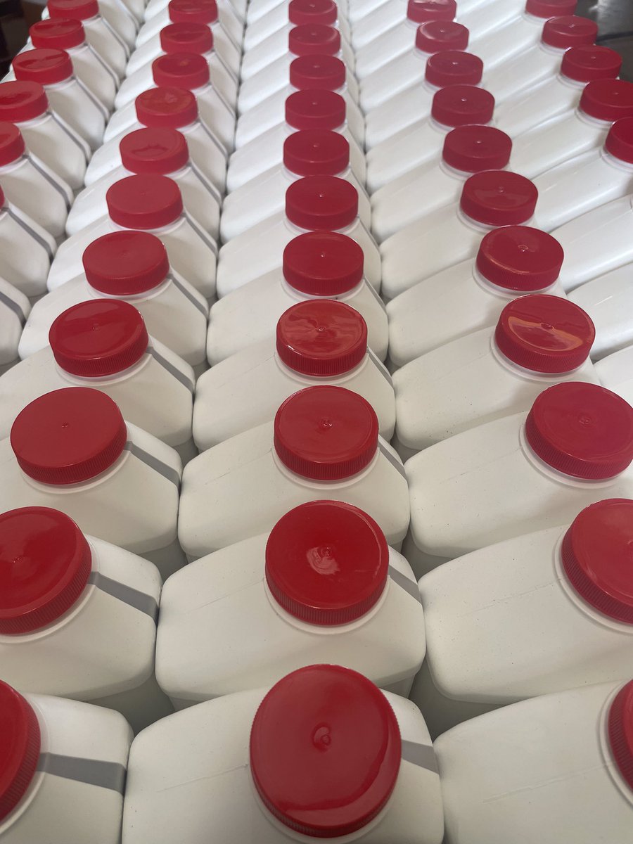graphenoil's tweet photo. Batch of 10W-30 Break In Oil

#graphenoil #oil #madeinusa https://t.co/4UqomKZZPI