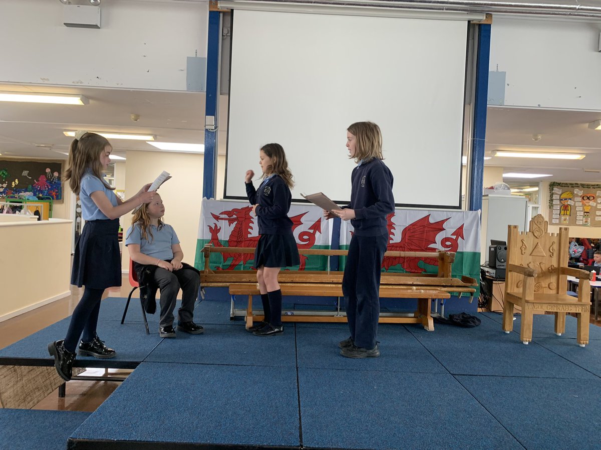 Ysgolyffin's tweet photo. Ymarfer ymarfer ymarfer! #clwbddrama 🎭

@EAS_ExpressArts https://t.co/RGqtjriSyR
