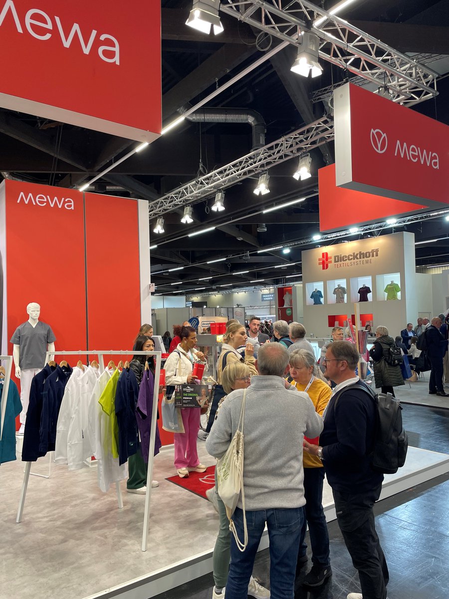 MEWA_DE's tweet photo. Der Zwischenbericht für die Messe #Altenpflege fällt für uns sehr überzeugend aus. Unser Messeteam ist hochmotiviert und freut sich über den erfolgreichen Messeverlauf. Besuchen Sie uns an unserem Messestand F28 in Halle 7! https://t.co/7X4qhXcsmY #mewatm #textilsharing https://t.co/NKWpfkaj8W