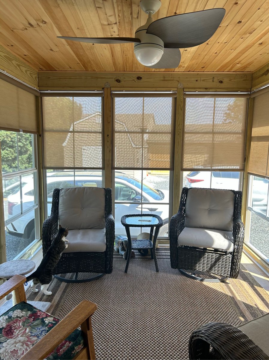 BlindsEast's tweet image. Solar shades complete the look AND the feel of this cozy sunroom in Newfield by Budget Blinds of East Gloucester County!!
#newfield #solarshades #sunroom #supportlocal