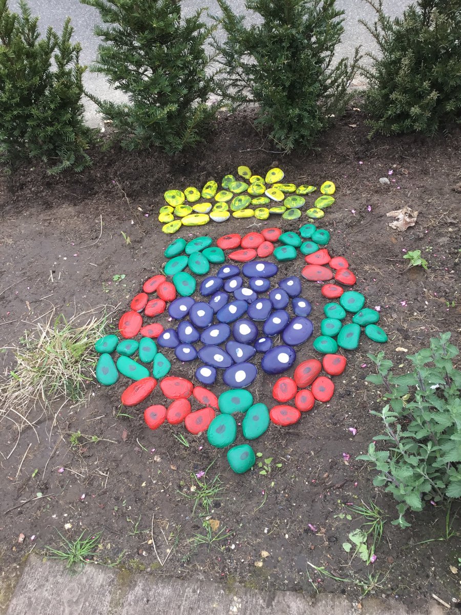RGSprep's tweet image. Earlier in the year, each Pre-Prep boy painted a stone in their house colour and marked them with their thumbprint. This week the boys positioned their stones to create the RGS rose and crown in the Pre-Prep garden. #RGSPrep #SchoolHouse #EarlyYearsActivities #SurreyPrepSchool