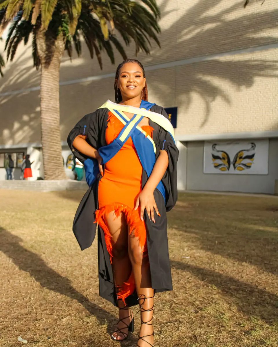 Sethu_Zar's tweet photo. Honoured 🎓.. 20 April 2023 😊♥️🎓🎓 #nmu #nmualumni #graduation2023 @MandelaUni https://t.co/RE9snBssBx