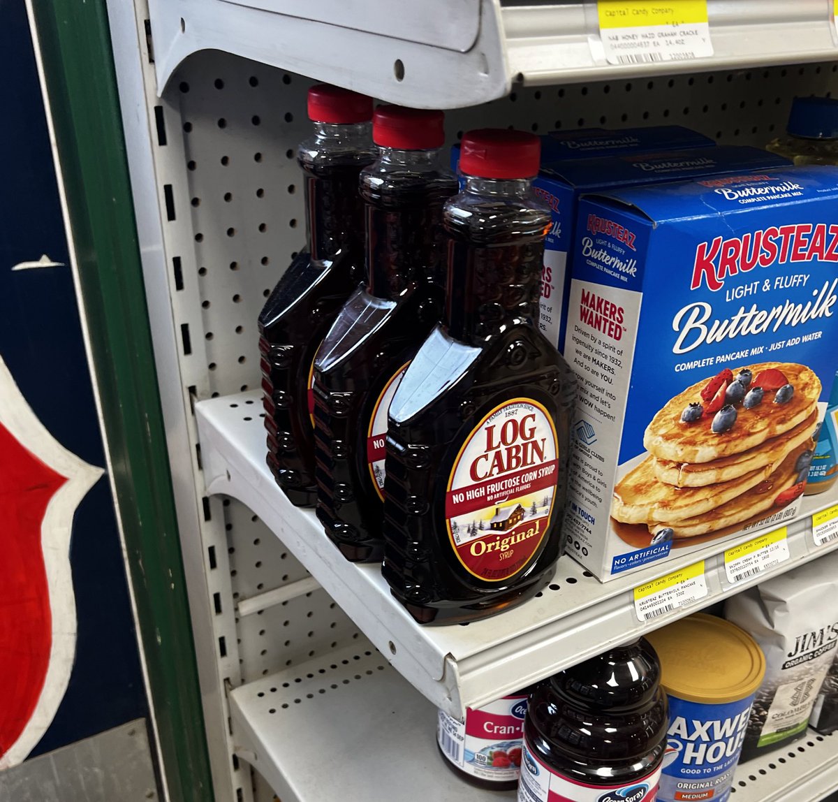 RenKnowItAll's tweet photo. Just popping into North Yarmouth Variety for some real Maine maple syrup. #Mainah https://t.co/bs3hMXbAGq