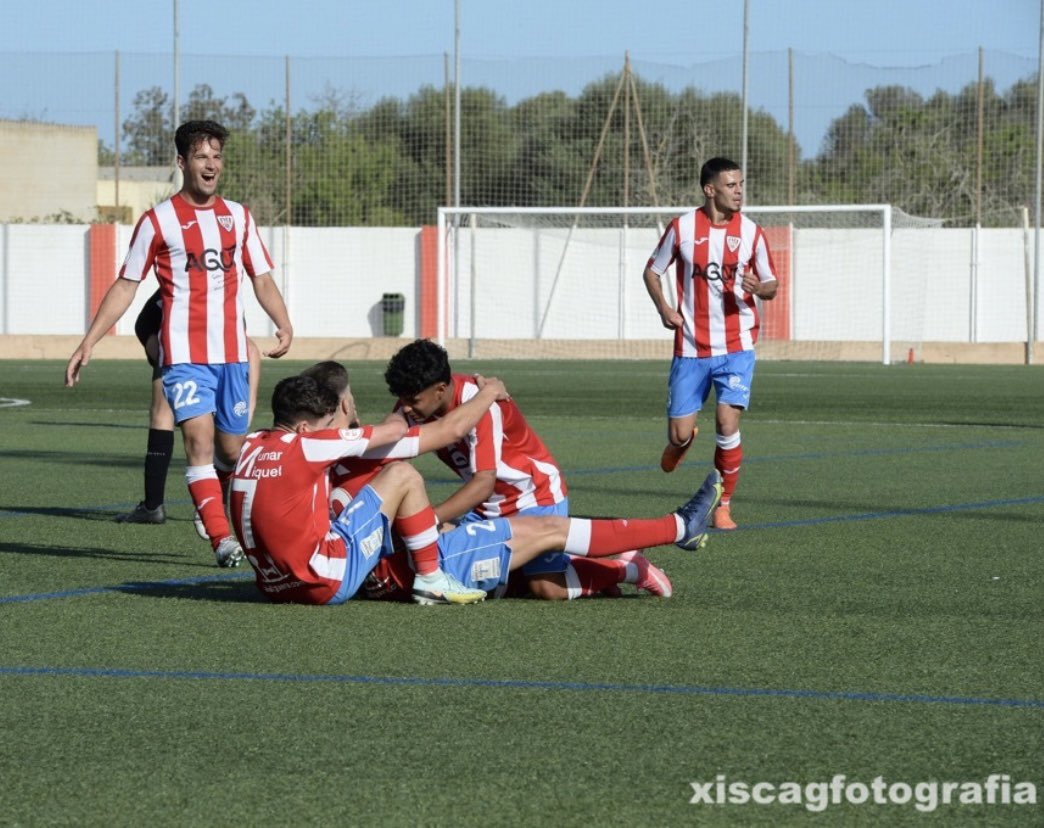 CE_Santanyi's tweet photo. 🔜 4 dies pel partit d’anada de la 1a eliminatòria de la fase d’ascens

🍍Tots junts a per la victòria!

🎟️ Ja hi ha a la venda els tickets de torrada + entrada al bar del camp de futbol i a Can Chono!

🎧 Recordeu que abans del partit hi ha Fan Zone per l’afició!

🔴⚪️🔴⚪️ https://t.co/q55hPBsr80