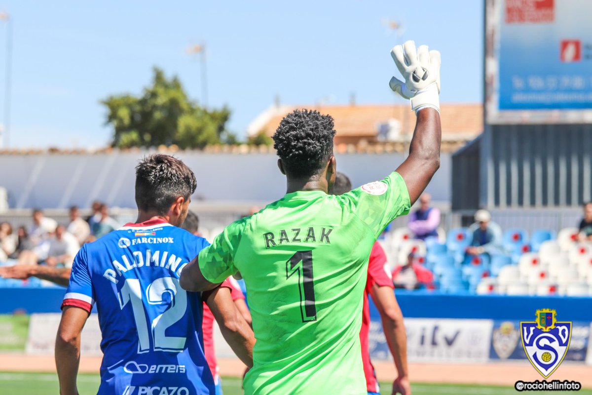 razak_no_1's tweet photo. Let whoever think whatever,
just keep getting better .
Let’s keep pushing family😉
🙏🏾❤️💙🧤1️⃣💪🏿
@CDEstepona 🧤#TEAMCLAW
#alhamdullilah #RB1️⃣ #togetheras1✊🏿 https://t.co/7ETxpiQqia