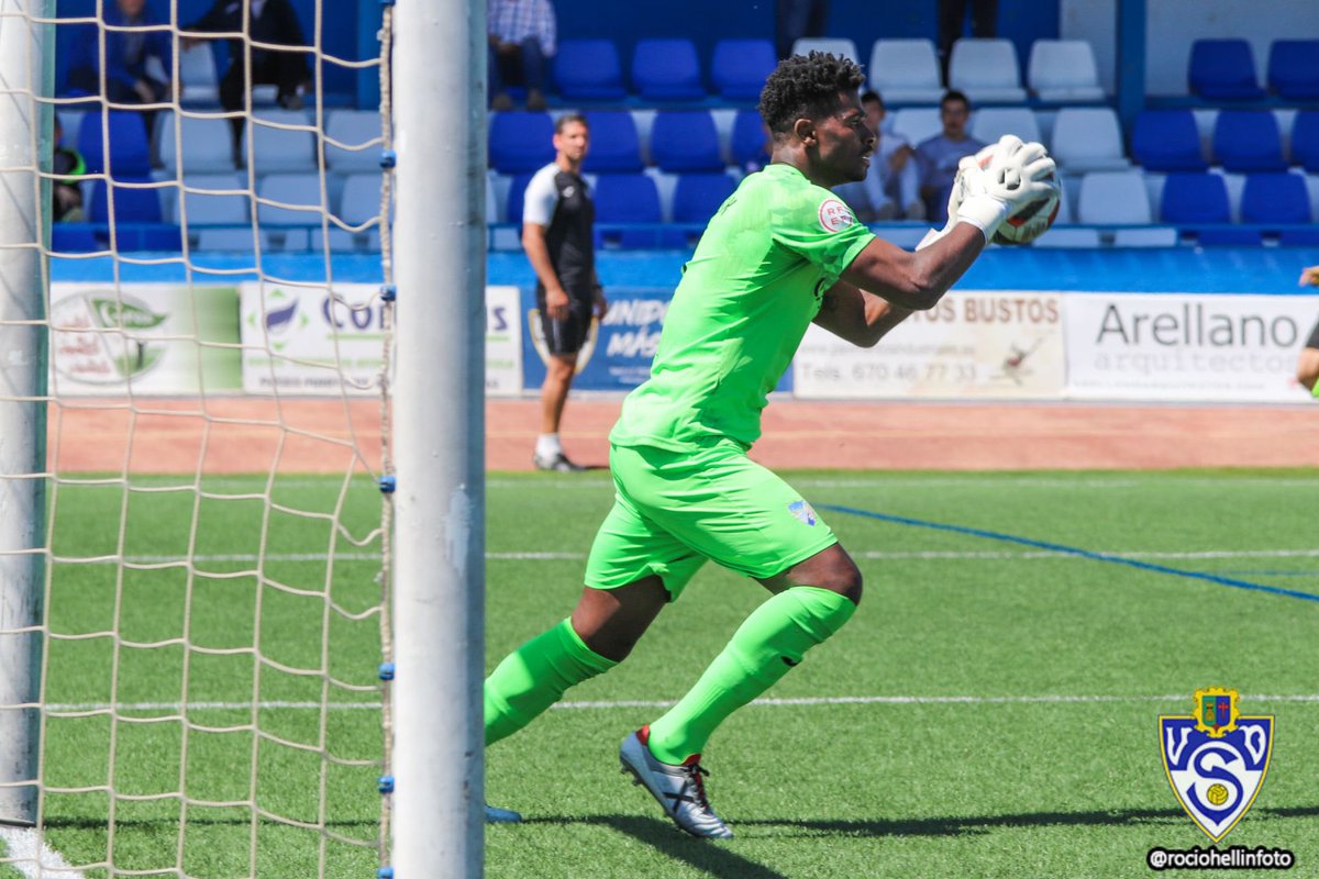 razak_no_1's tweet photo. Let whoever think whatever,
just keep getting better .
Let’s keep pushing family😉
🙏🏾❤️💙🧤1️⃣💪🏿
@CDEstepona 🧤#TEAMCLAW
#alhamdullilah #RB1️⃣ #togetheras1✊🏿 https://t.co/7ETxpiQqia