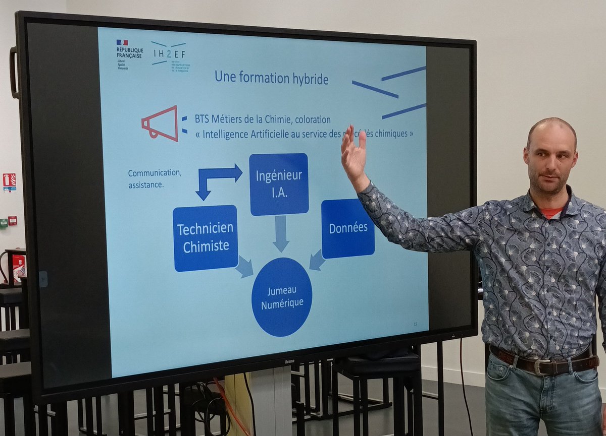 nicdurupt's tweet photo. #cycleIH2EF
Les #auditeurs poursuivent les 👀 au #hall32
Comment les #jumeaux #numériques s'installent dans les formations professionnelles et préparent les jeunes à la société numérique ?avec quels effets ?
@acclermont @UCAuvergne @Ih2ef
🙏👏 #DDFPT #BIM https://t.co/thlaFpD2Vj