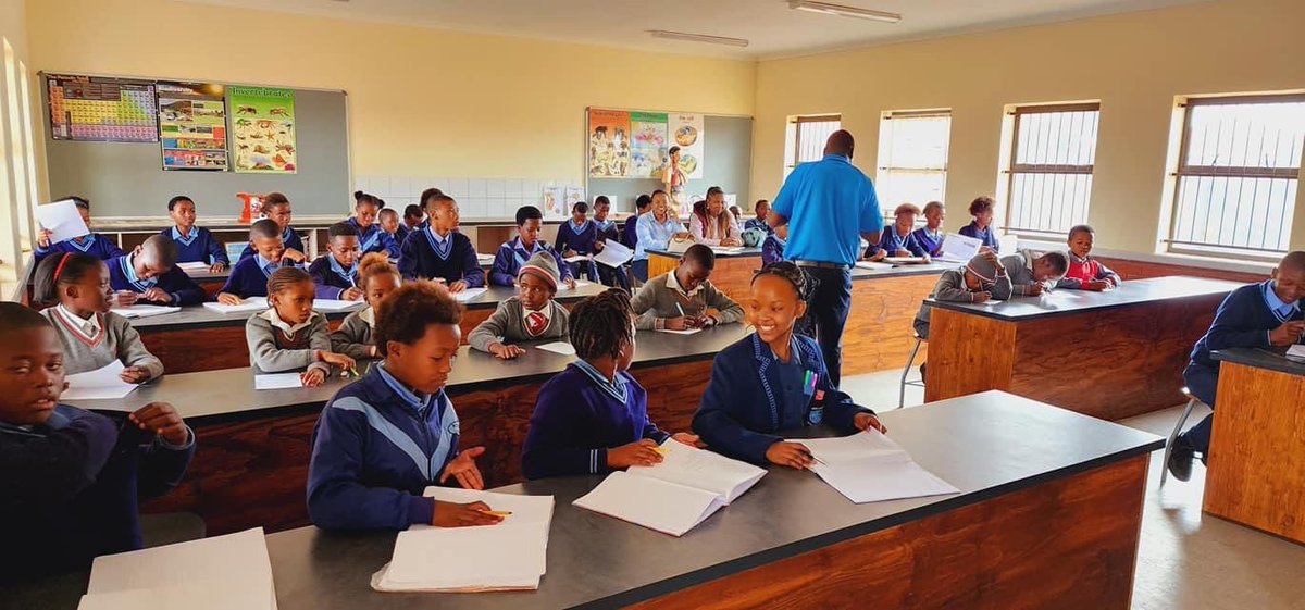 Exposcience's tweet photo. Eskom Expo for Young Scientists learner workshop in Port Elizabeth!! In attendance: Learners from Noninzi Luzipho Primary School and James Ntungwana Primary School
A big thank you to Ms Fundiswa Smith and Noninzi Luzipho for hosting us.
#Exposcience #DiscoverEskomExpo #stem #stemeducation #stemactivities #stemforkids #stemlearning
