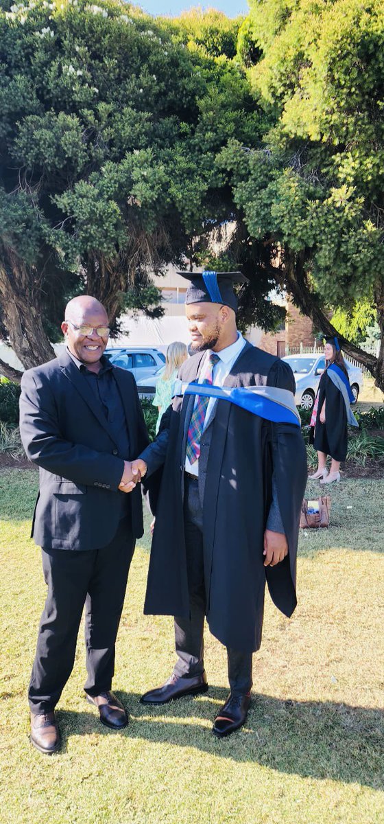 hlovo_'s tweet image. 🫶🏾