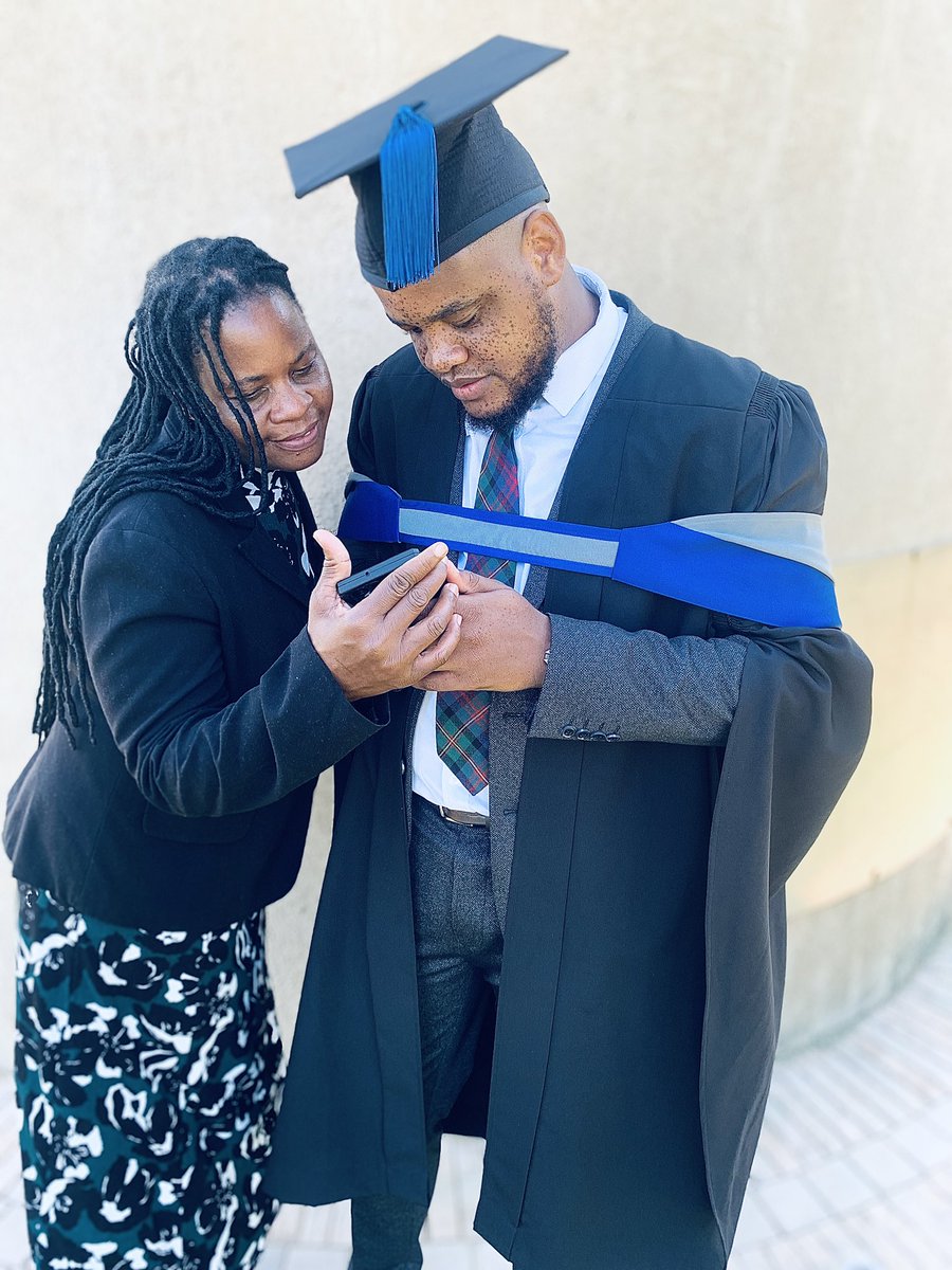 hlovo_'s tweet image. 🫶🏾