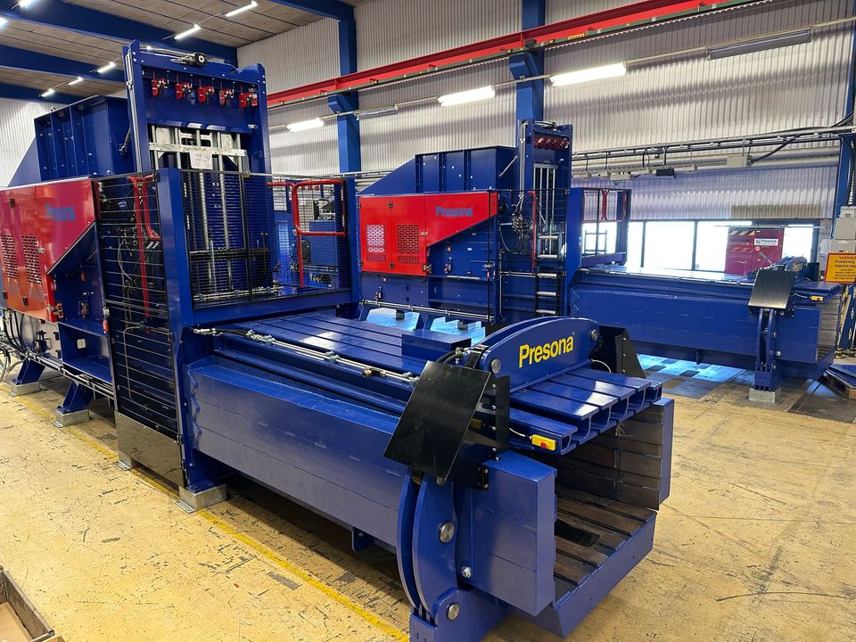 We call them The Twins! 
No, we actually don't. 😁 But they are the same model (LP 85 VH1 WD) and color scheme. They will soon be heading south. 
#WorkshopWendesdayhttps://www.facebook.com/photo.php?fbid=719743366611656&amp;set=a.519192103333451&amp;type=3