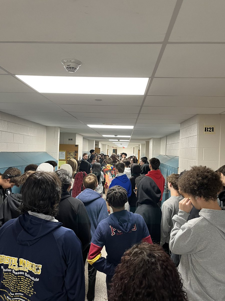 TigerTangHST's tweet photo. Our annual cattle car activity organized by Ms. Fitz. Showing students just a glimpse of how small the space was when transporting prisoners to concentration camps. Our intro activity to the autobiography novel “Night” by Eli Wiesel. @MsAngellella https://t.co/OCGkXHaFVM