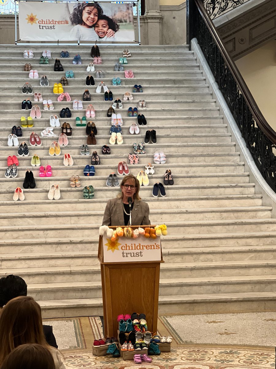 SenJoanLovely's tweet photo. Proud to attend @trust4kids #StepUp4Kids Day &amp; present the Governor's Proclamation naming April #ChildAbusePreventionMonth. Congrats to this year's Valuing our Children Awardees @AdamGomezMA &amp; @RepMichlewitz. #MAPoli https://t.co/lHSwQDCLJw