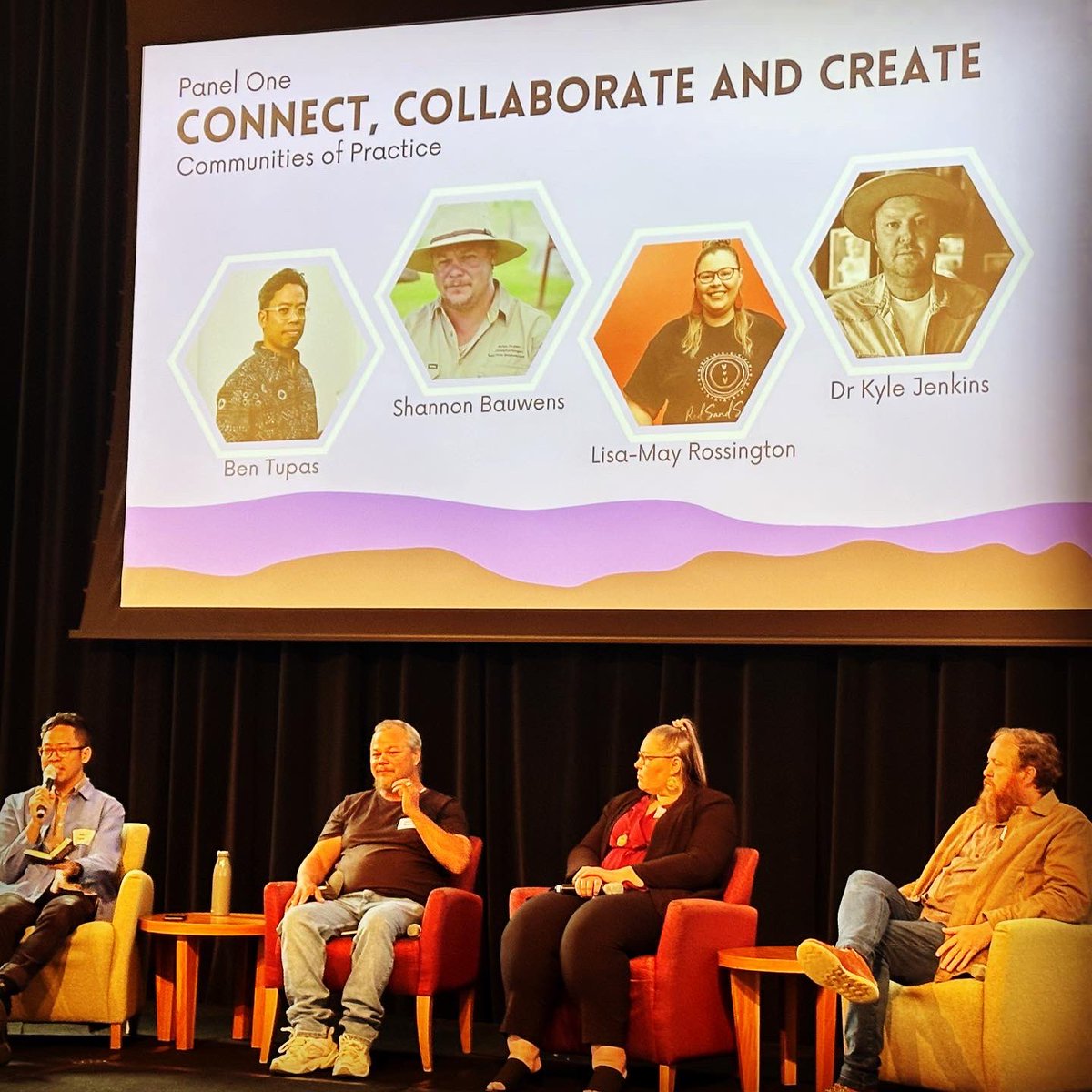 CrMelissaTaylor's tweet image. #ToowoombaRegion #CreativeSummit aimed to #connect #collaborate + #create ! And that’s what we did 🤩 The community had the opportunity to examine the arts sector’s current &amp;amp; future trends. A gr8 day of listening to speakers &amp;amp; panels
#excitingtimesahead
👉🏻 councillormelissataylor.com/news