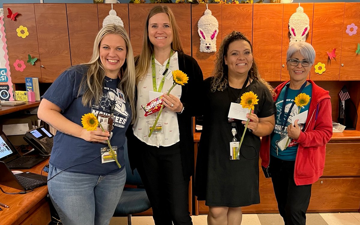 SpringLakeSCPS's tweet image. We ❤️ our amazing office staff! Happy Administrative Professionals Day!