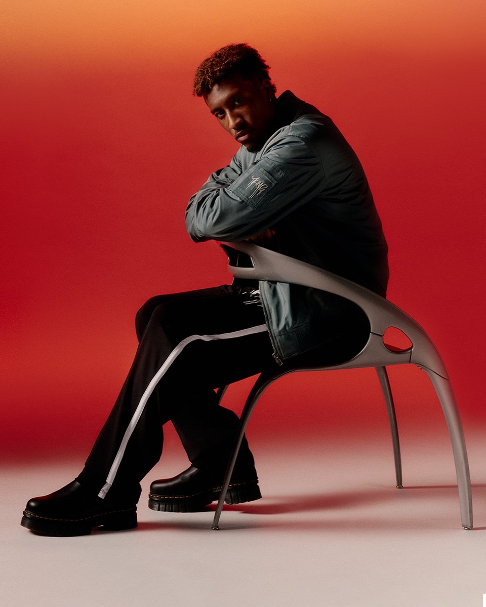 FCBayernES's tweet photo. ยกLa primera colecciรณn de ropa urbana de Kingsley #Coman con #AboutYou! ๐ฅ
รchale un vistazo en la tienda online del #FCBayern ๐๏ธ
https://t.co/bCSuhSY2QJ
#CoCreatedByAboutYou https://t.co/JWPPykA89B