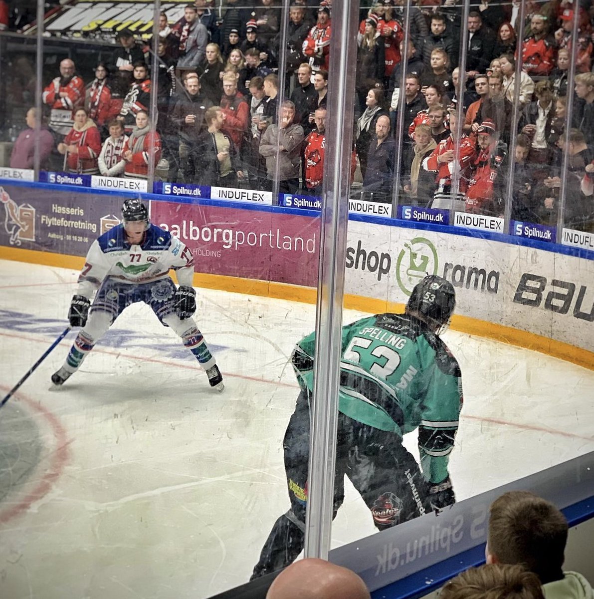 Shoporamadk's tweet photo. 🏆 Stort tillykke til Aalborg Pirates, der i går (lige som sidste år) blev danske mestre 🏒

Shoporama er stolt sponsor ved Aalborg Pirates 

#isdk #danskmester #speedisafeature https://t.co/9LpJ2bgPo8