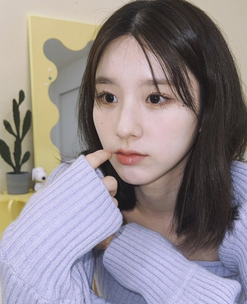 Heerdkie's tweet photo. got a chance to spent some time with friends and took some cute selfies with flowerdeul 📸🌸🌷🌹🌻 https://t.co/P2g8WZH5MI