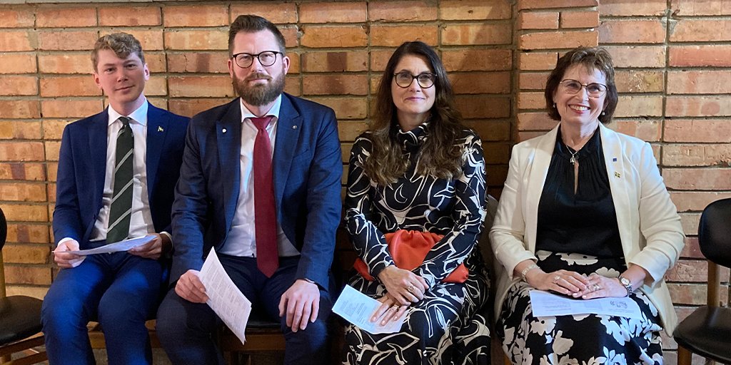 Act_Svk's tweet photo. Så stödjer vi freden i Colombia, riksdagsseminarium 2 maj med John E Weinerhall @moderatutrikes @gudrunbrunegard @tegnr @Almericson @thinkper Pontus Rosenberg @Utrikesdep @Evacekelund @anna_tibblin

Dessutom: uppstart av riksdagens LA-nätverk.

Läs mer: https://t.co/ZaCkB4NOHn https://t.co/4yjYsbz71d