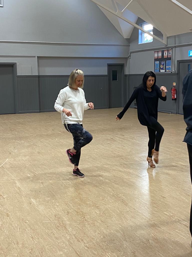 Agents_Giving's tweet photo. Great to see Vanessa Bailey @goto__group taking her dance lesson in aid @Agents_Giving #StrictlyAgentsDancing Fundraising Champion Awards 14th July @EpsomRacecourse Headline Sponsor @CallwellLead Details here to purchase your ticket for a great evening https://t.co/pnll7WIEUn https://t.co/2tpVaxzkYI