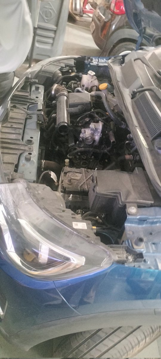 kichapunith's tweet photo. @RenaultIndia I'm Renault Triber customer please don't buy this car it's worst car i have taken this just 5 months over engine colint oil box difect and i have payed 5 yars warranty no response from showroom gays it's worst services given by Renault new car engine issue don't by https://t.co/eZjTEd6jgo