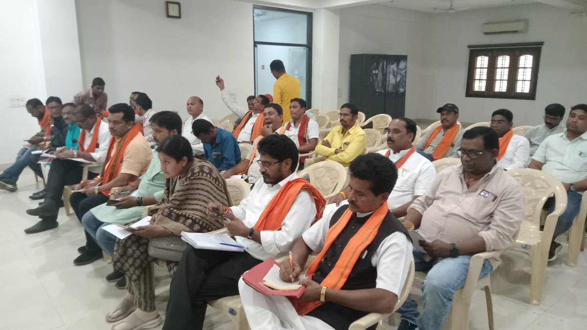 obcmorcha4cg's tweet photo. भाजपा प्रदेश कार्यालय में भाजपा ओबीसी मोर्चा की आगामी कार्यक्रम को लेकर बैठक संपन्न हुई,कार्यक्रम को पूरे प्रदेश में जोर-शोर से सफल बनाने के दिशा निर्देश दिए  @BJP4India @BJP4CGState @BJP4OBCMorcha @JPNadda @drlaxmanbjp @OmMathur_bjp @NitinNabin @ajayjamwalbjp @Bharatverma4bjp https://t.co/wxO5Oglq6a