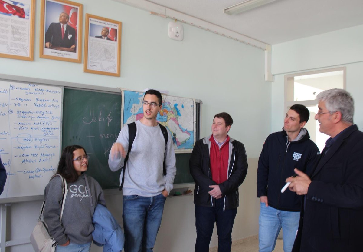 UCAM_OPRI's tweet photo. ⛹🏼‍♀️🤾🏻‍♂️🏸⚽🏀 El investigador de @UCAM_CAFD  @alvarodiazaroca  se encuentra en Sorgun 🇹🇷 para asistir a la reunión final del proyecto @SportS4SC @EUErasmusPlus cuyo objetivo es fomentar la integración social a través del deporte. https://t.co/IKgQA4u2E6