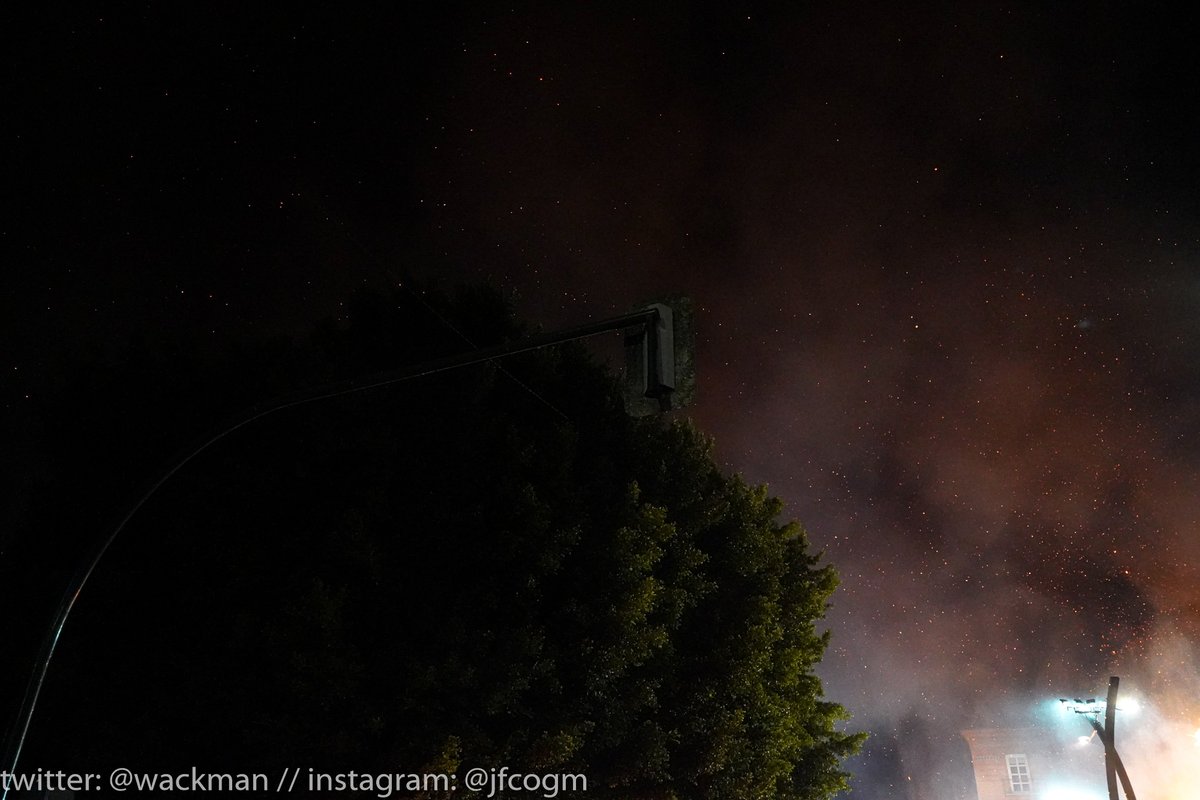 WacKmaN's tweet photo. Y si uno mira arriba, pues ve un cielo de falsas estrellas en movimiento. #fotografia #photography #spain #Murcia #sky #fire https://t.co/RlzCNy2B3O