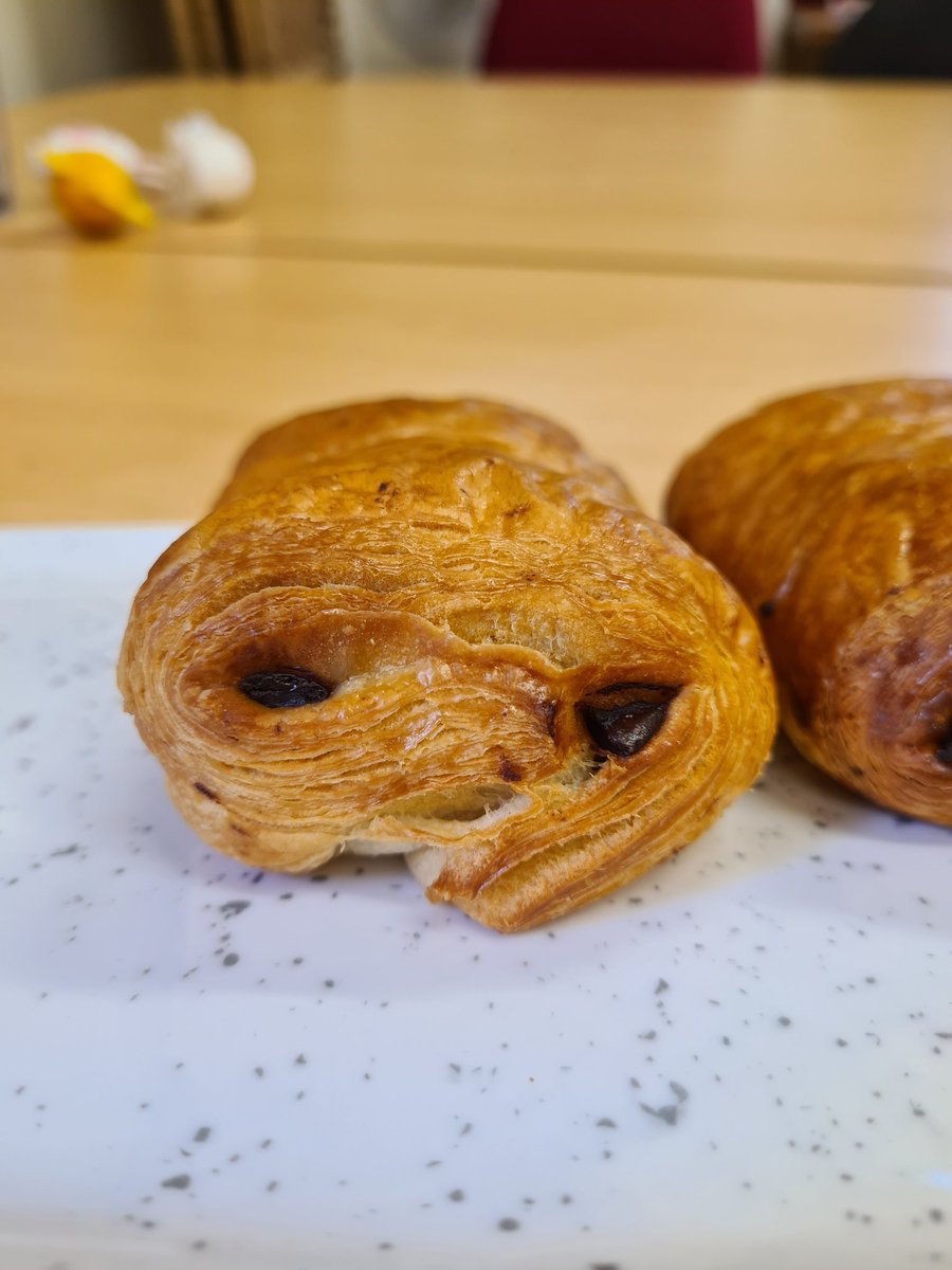 Pastries to celebrate #CancerCNSDay - this one looks like ET! Thanks @epsom_sthelier 🤤