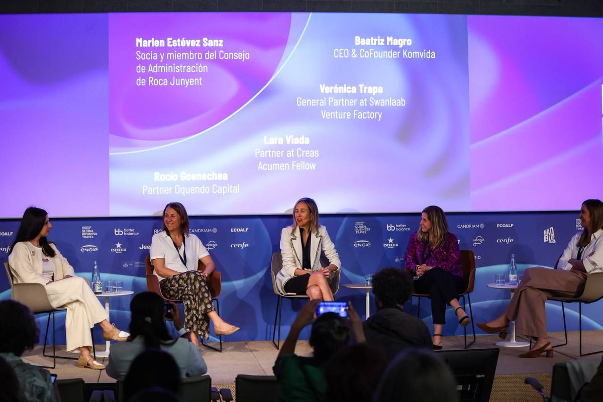 Roca_Junyent's tweet image. 🔴 Nuestra socia @marlen_estevez_ ha moderado la mesa organizada por @madbluesummit sobre en qué consiste la #inversióndeimpacto, qué factores se tienen en cuenta a la hora de seleccionar los proyectos, la concienciación y el nivel de demanda de los emprendedores. 
#RocaJunyent