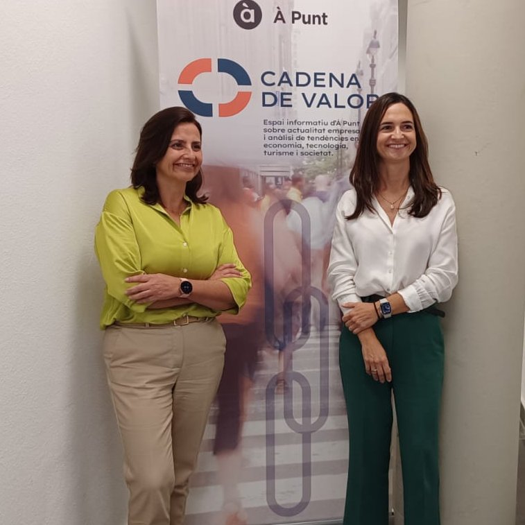 veolia_cv's tweet photo. 🙋🏻‍♀️ La directora de @dinapsis #Valencia, @CrisBaixauliF, y la gerente de @AiguesCullera, @LauraLgascon, dan todas las claves de nuestra gestión sostenible del agua en la #ComunidadValencia en @cvalorapunt.
  
📻 Entrevista completa ⤵️
https://t.co/qDVupONfJR https://t.co/hxF7LpyMVx