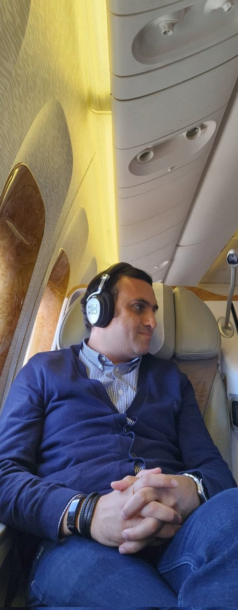 thevmahajan's tweet photo. My new best friend on all my flights, the best value for money Noise Cancelling 🎧 AV900'S @KEJBYKEJ by @rickykej available at www.kejbykej.
com #wheredesignmeetsharmony #rickykej #kejbykej #AV900 #headphones #ANC https://t.co/SpY4uG7nUR